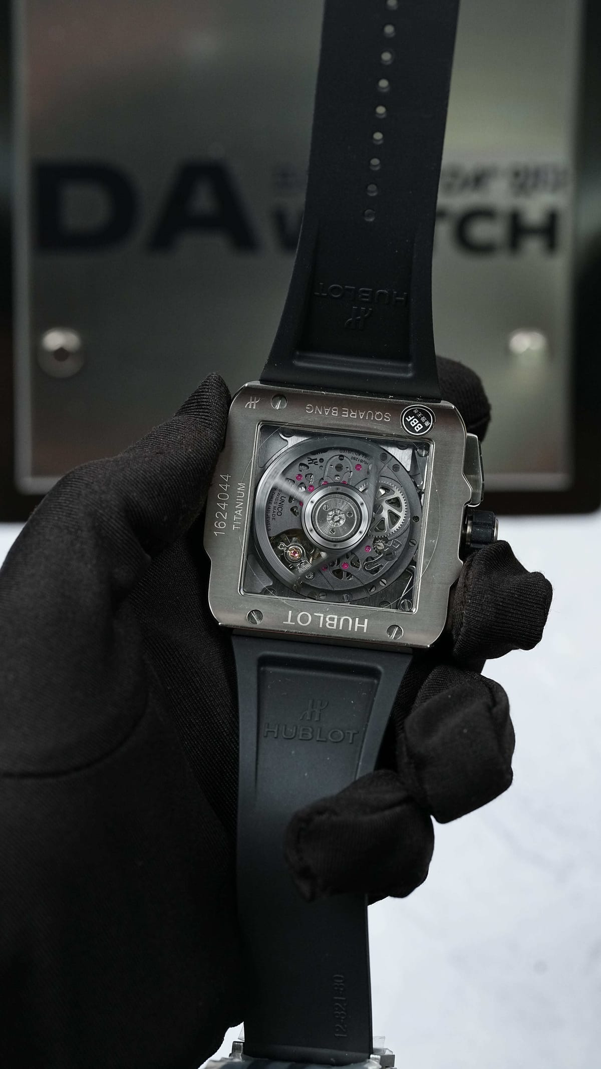위블로 스퀘어 뱅  티타늄 러버밴드 42mm 15
