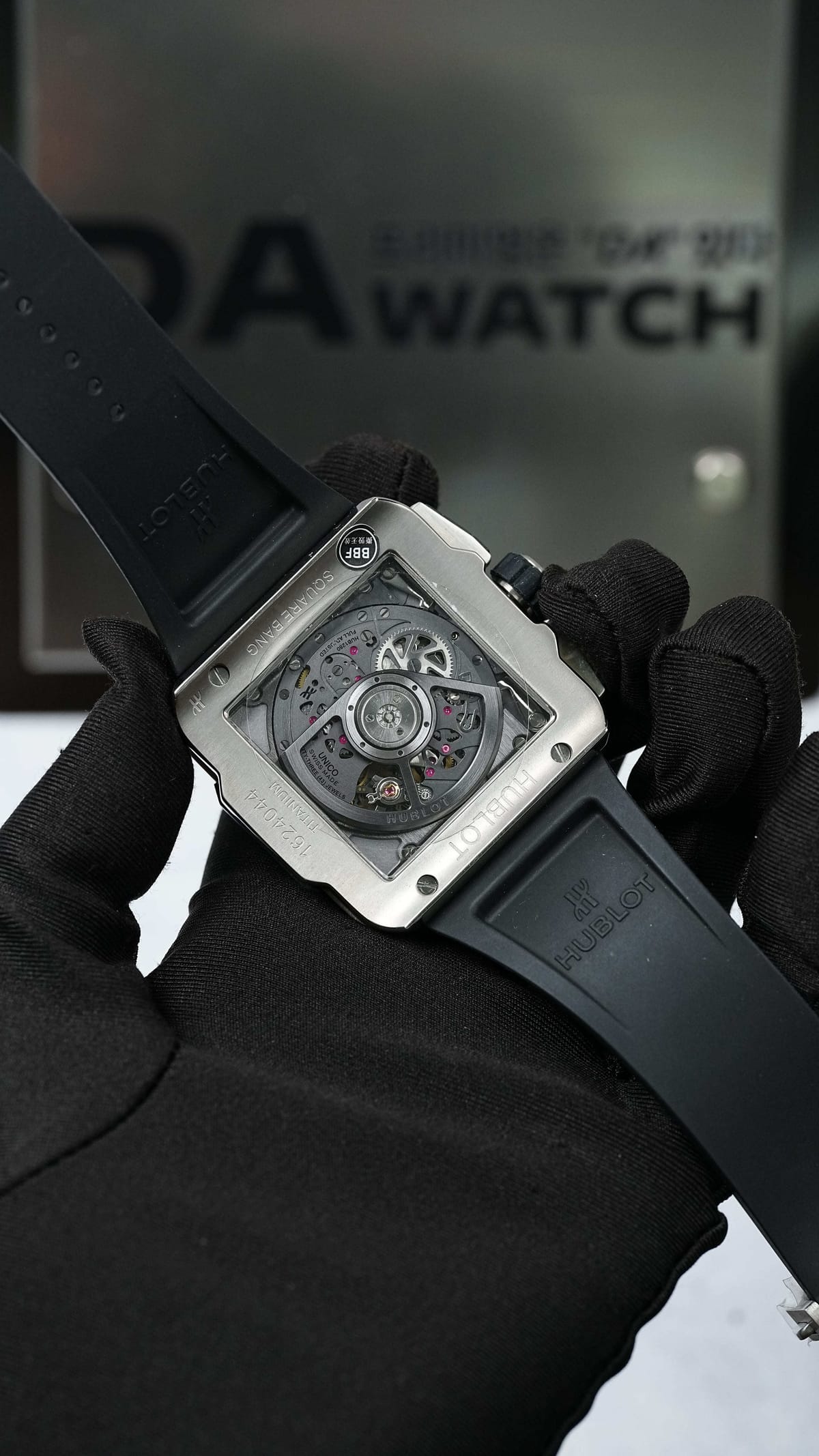 위블로 스퀘어 뱅  티타늄 러버밴드 42mm 16