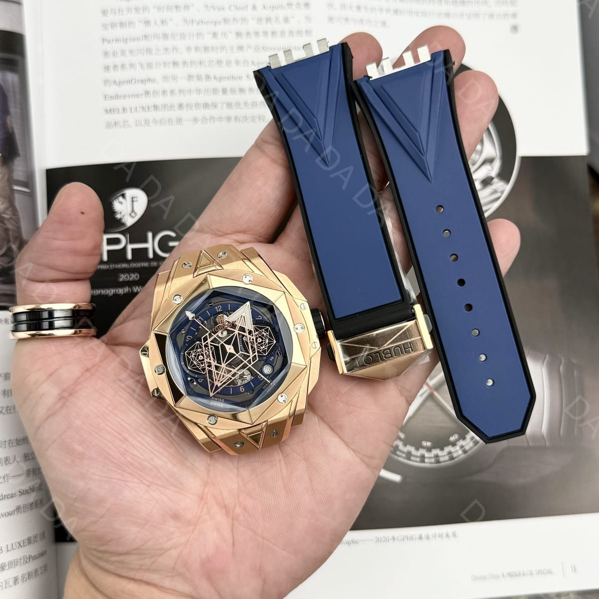 위블로 빅뱅 상블루2 킹골드 블루다이얼 러버밴드 45mm 3