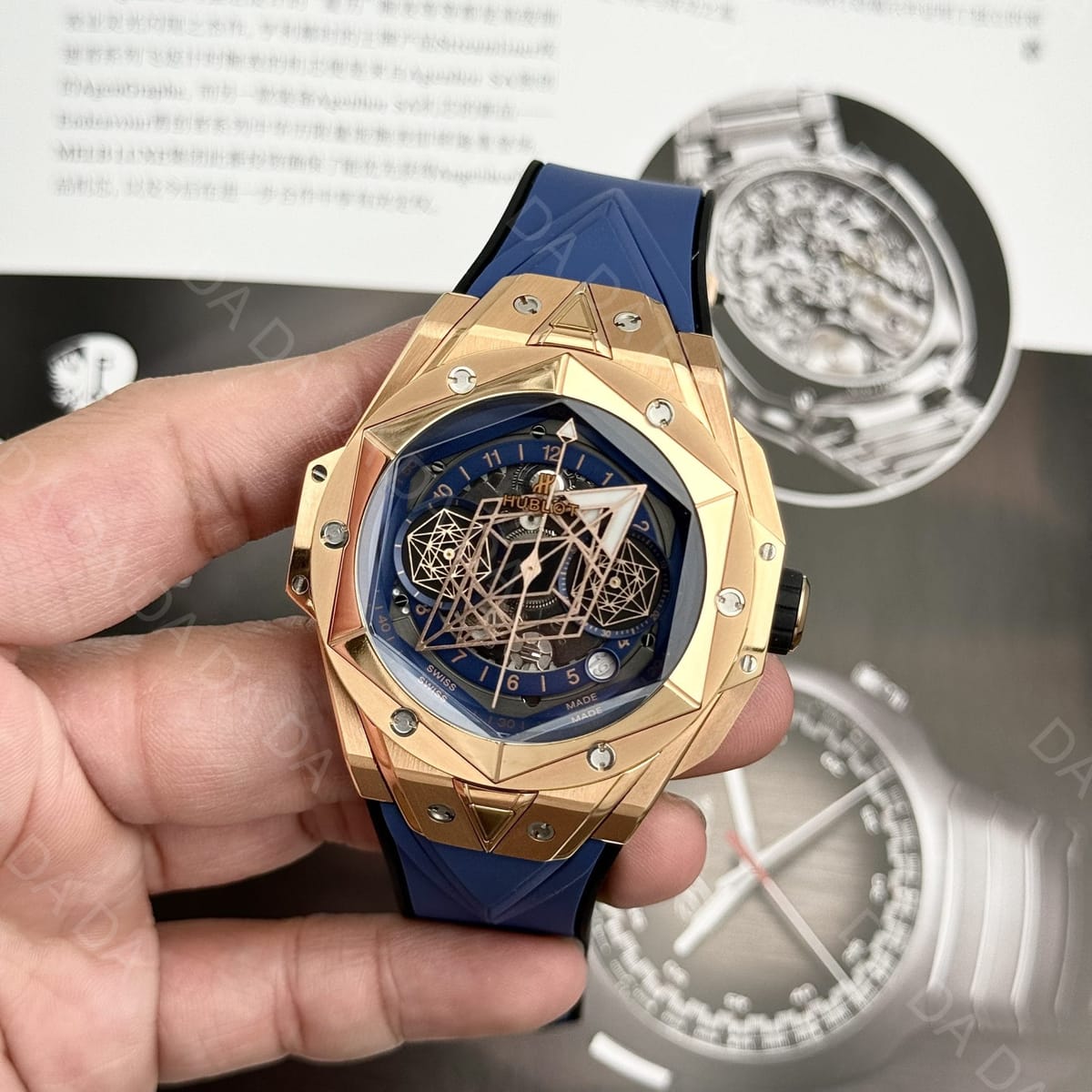 위블로 빅뱅 상블루2 킹골드 블루다이얼 러버밴드 45mm 4