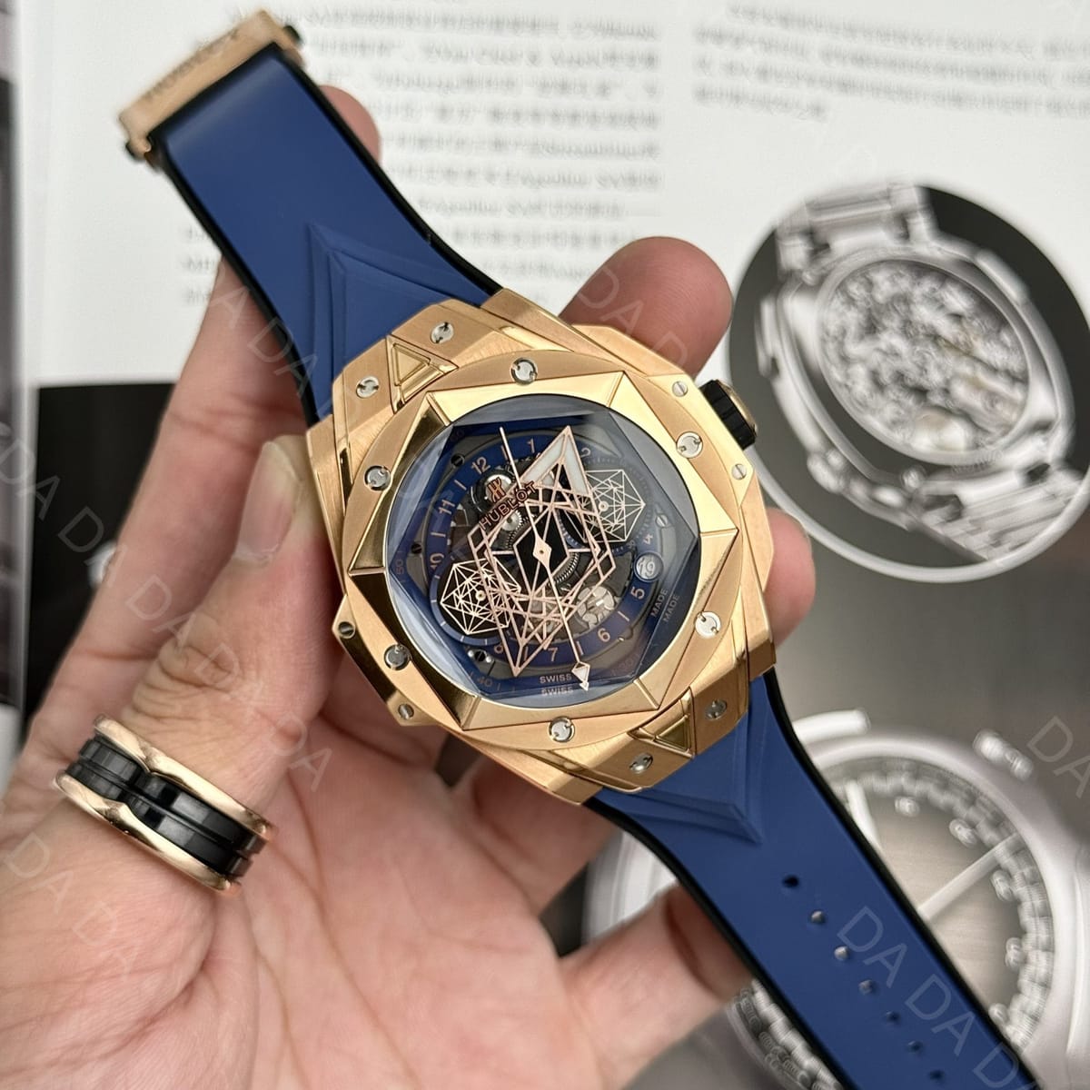 위블로 빅뱅 상블루2 킹골드 블루다이얼 러버밴드 45mm 5