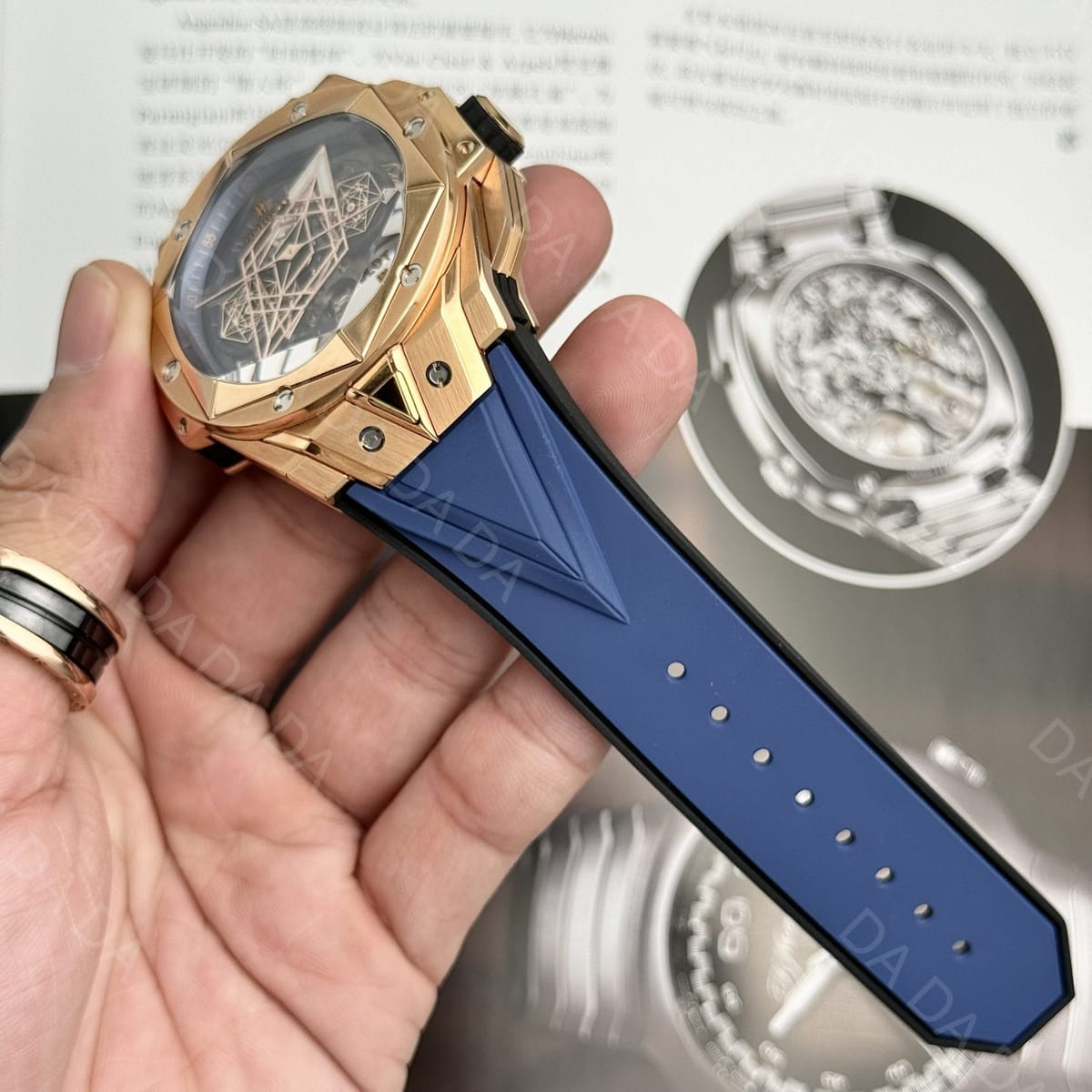 위블로 빅뱅 상블루2 킹골드 블루다이얼 러버밴드 45mm 8