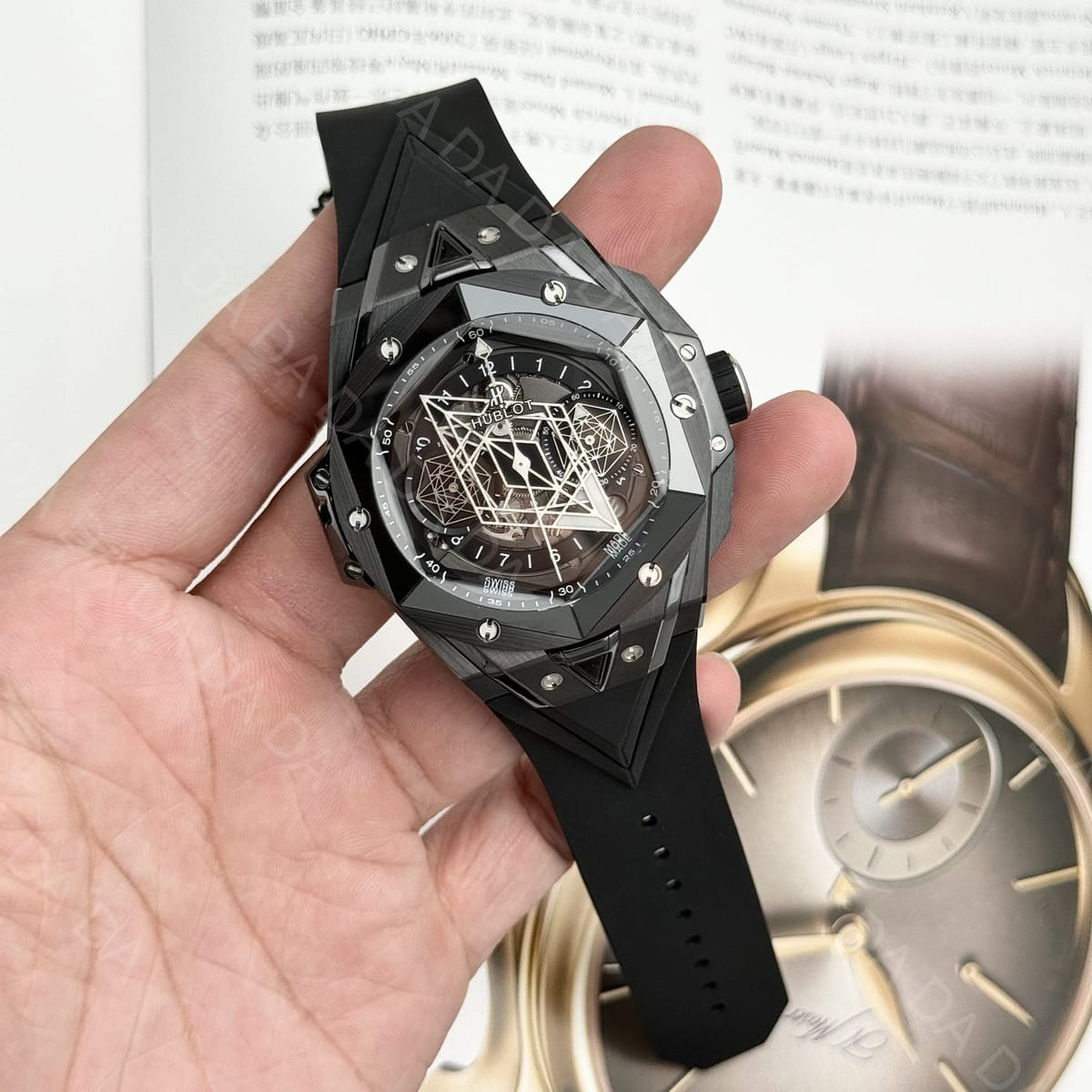 위블로 빅뱅 상블루2 블랙세라믹 러버밴드 45mm 4