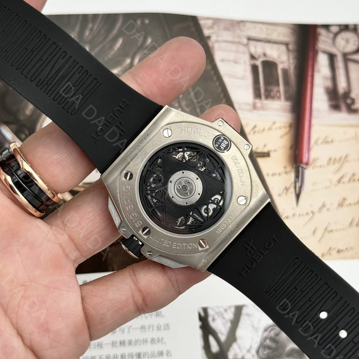 위블로 빅뱅 상블루2 티타늄 블랙다이얼 러버밴드 45mm 9