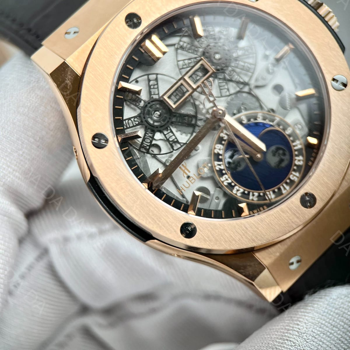 위블로 클래식퓨전 에어로퓨전 문페이즈 킹골드 러버밴드 42mm 7
