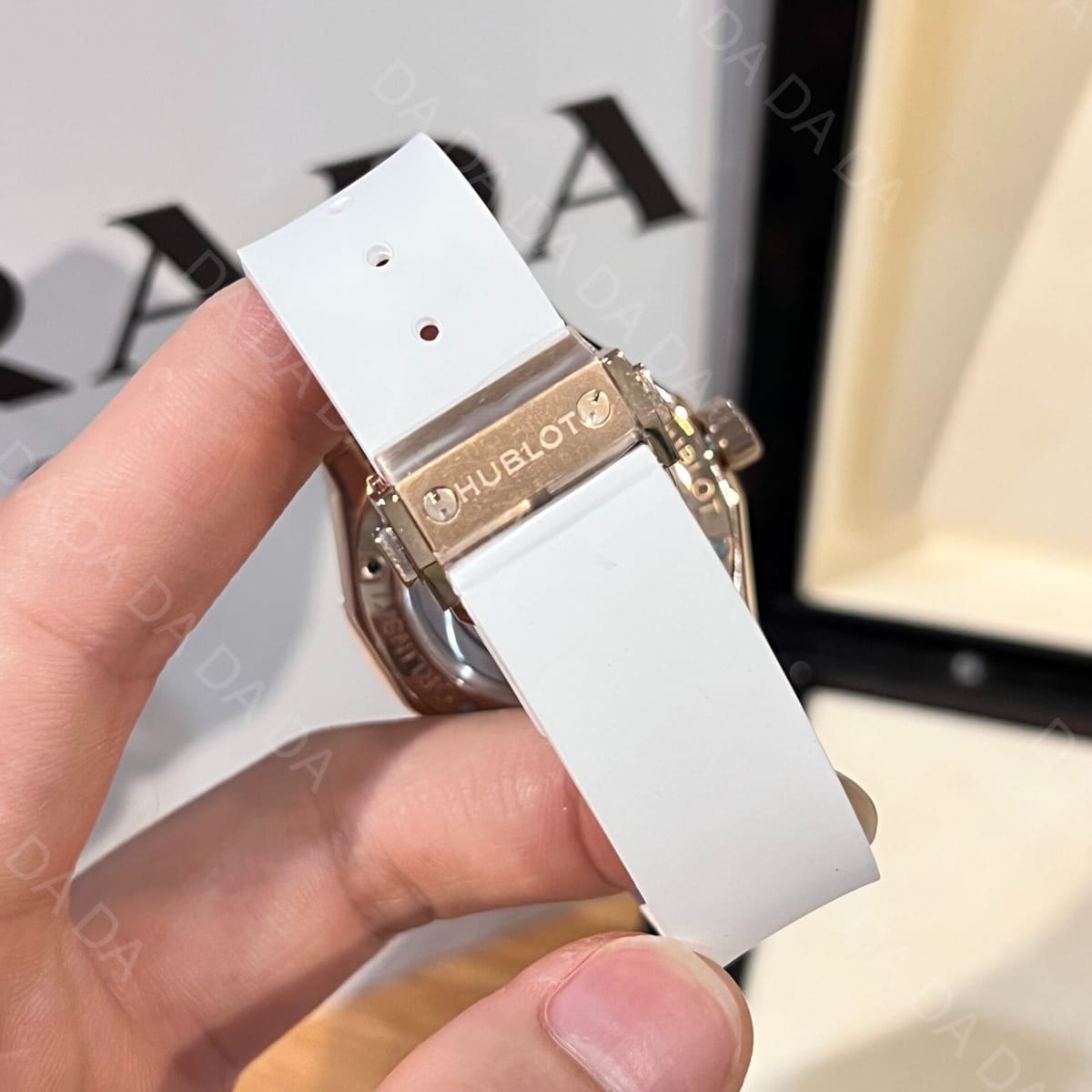 위블로 클래식퓨전 올린스키 킹골드 풀다이아셋팅 화이트다이얼 러버밴드 40mm 7