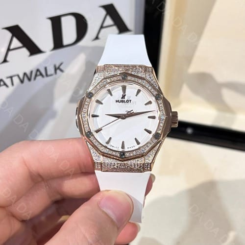 위블로 클래식퓨전 올린스키 킹골드 풀다이아셋팅 화이트다이얼 러버밴드 40mm