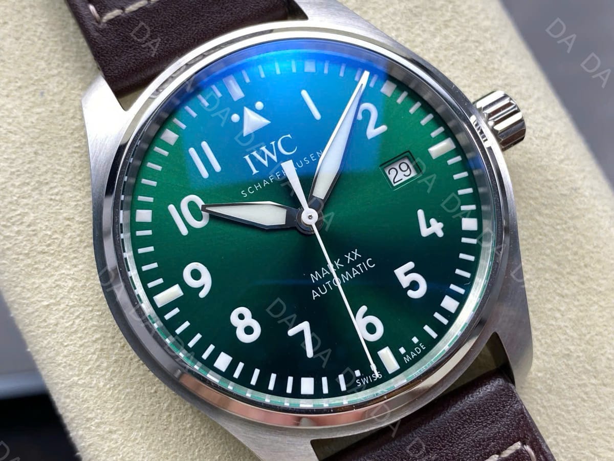 IWC 파일럿 마크 XX 스틸 그린 40mm 5