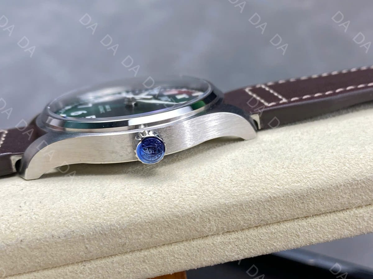 IWC 파일럿 마크 XX 스틸 그린 40mm 6