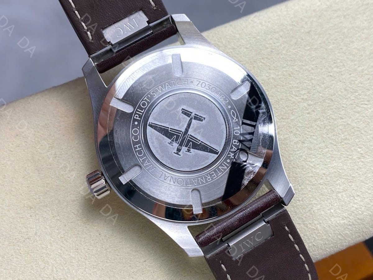 IWC 파일럿 마크 XX 스틸 그린 40mm 8