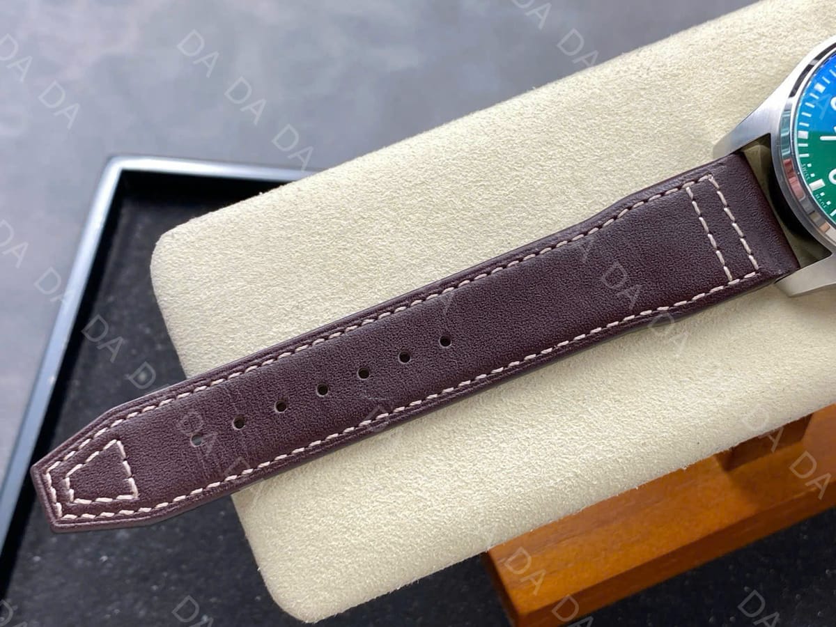 IWC 파일럿 마크 XX 스틸 그린 40mm 10
