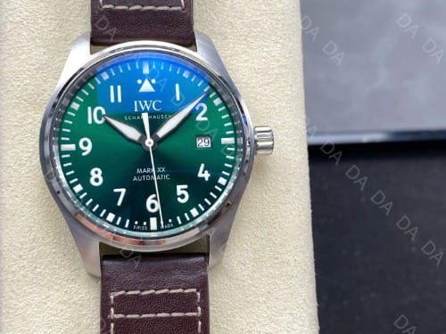 IWC 파일럿 마크 XX 스틸 그린 40mm