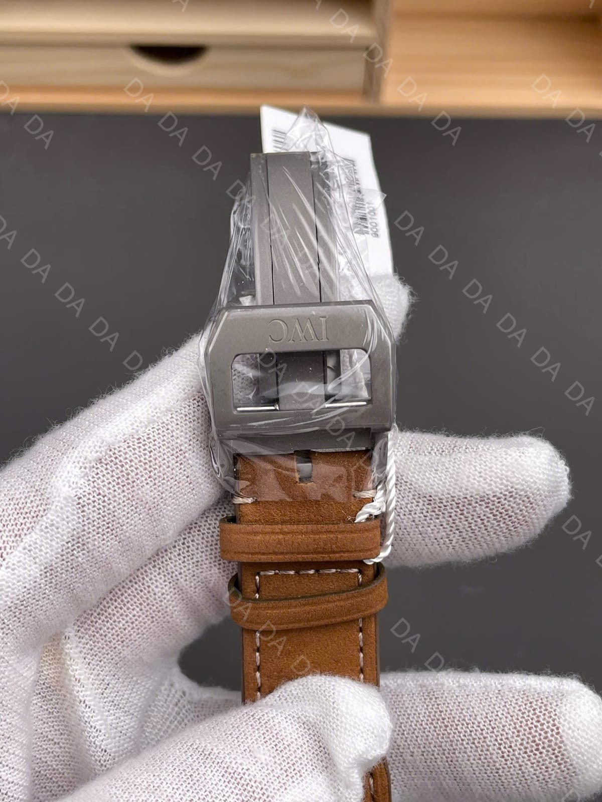 IWC 샤프하우젠 빅 파일럿 스핏파이어 검판 43mm 9