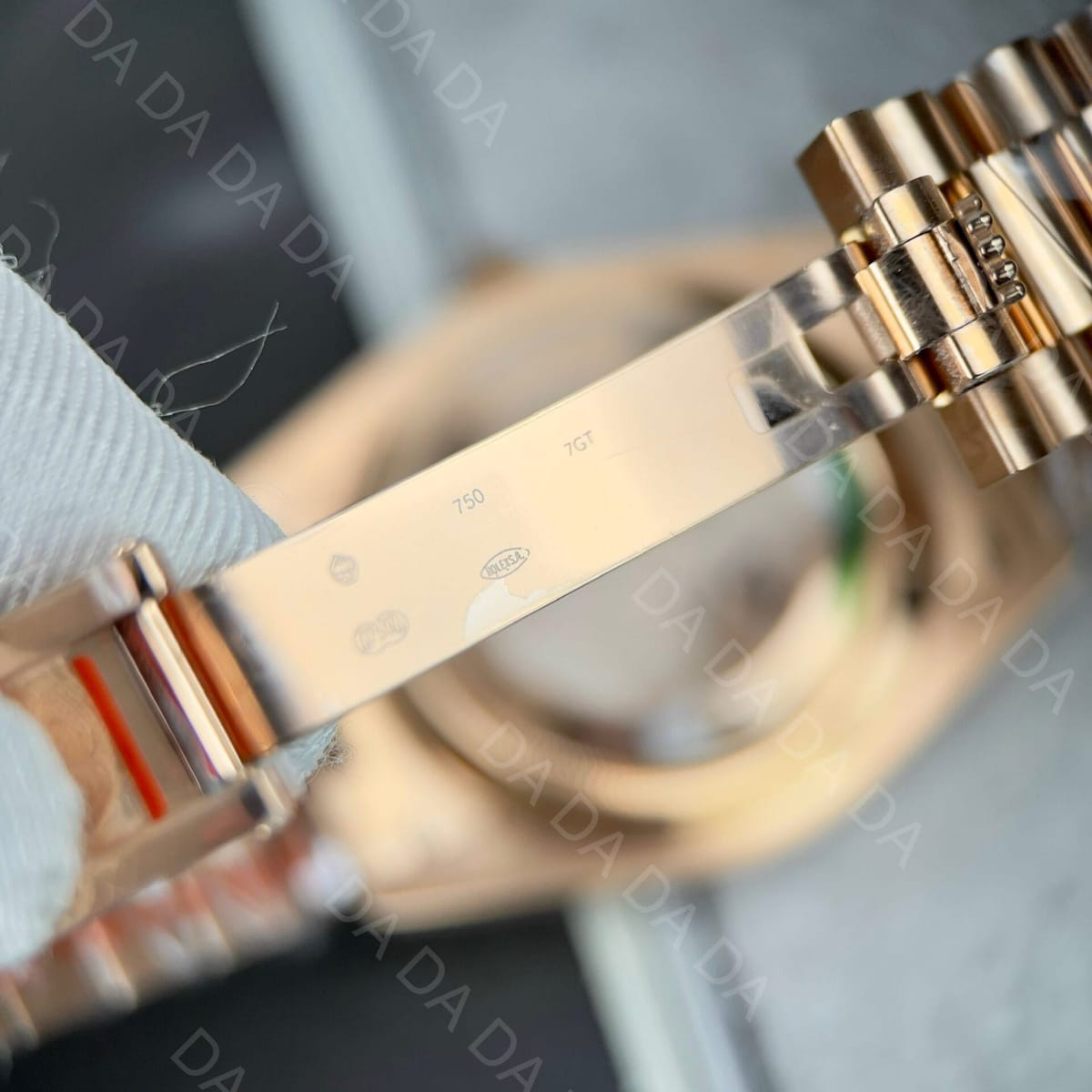 롤렉스 데이데이트 로즈골드 선더스트다이얼 40mm 7