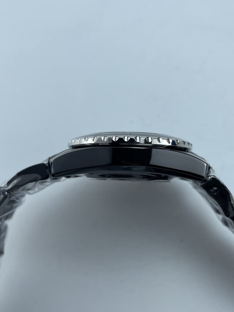 샤넬 J12 블랙 세라믹 33mm 쿼츠 7