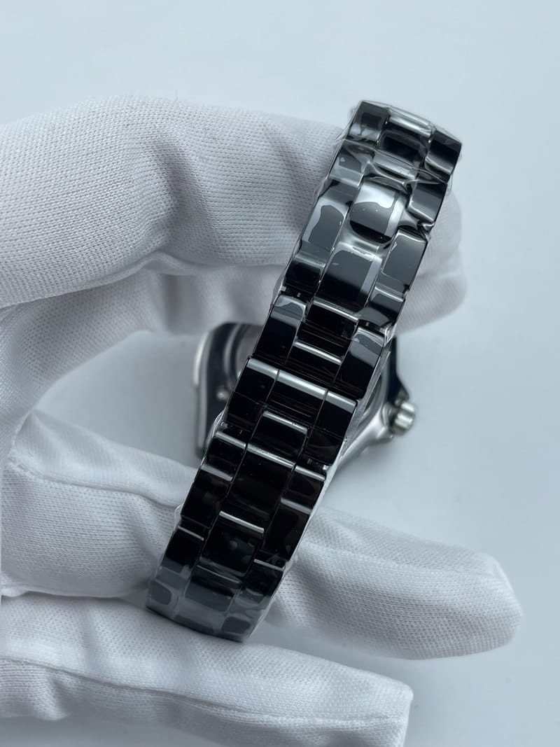 샤넬 J12 블랙 세라믹 33mm 쿼츠 10
