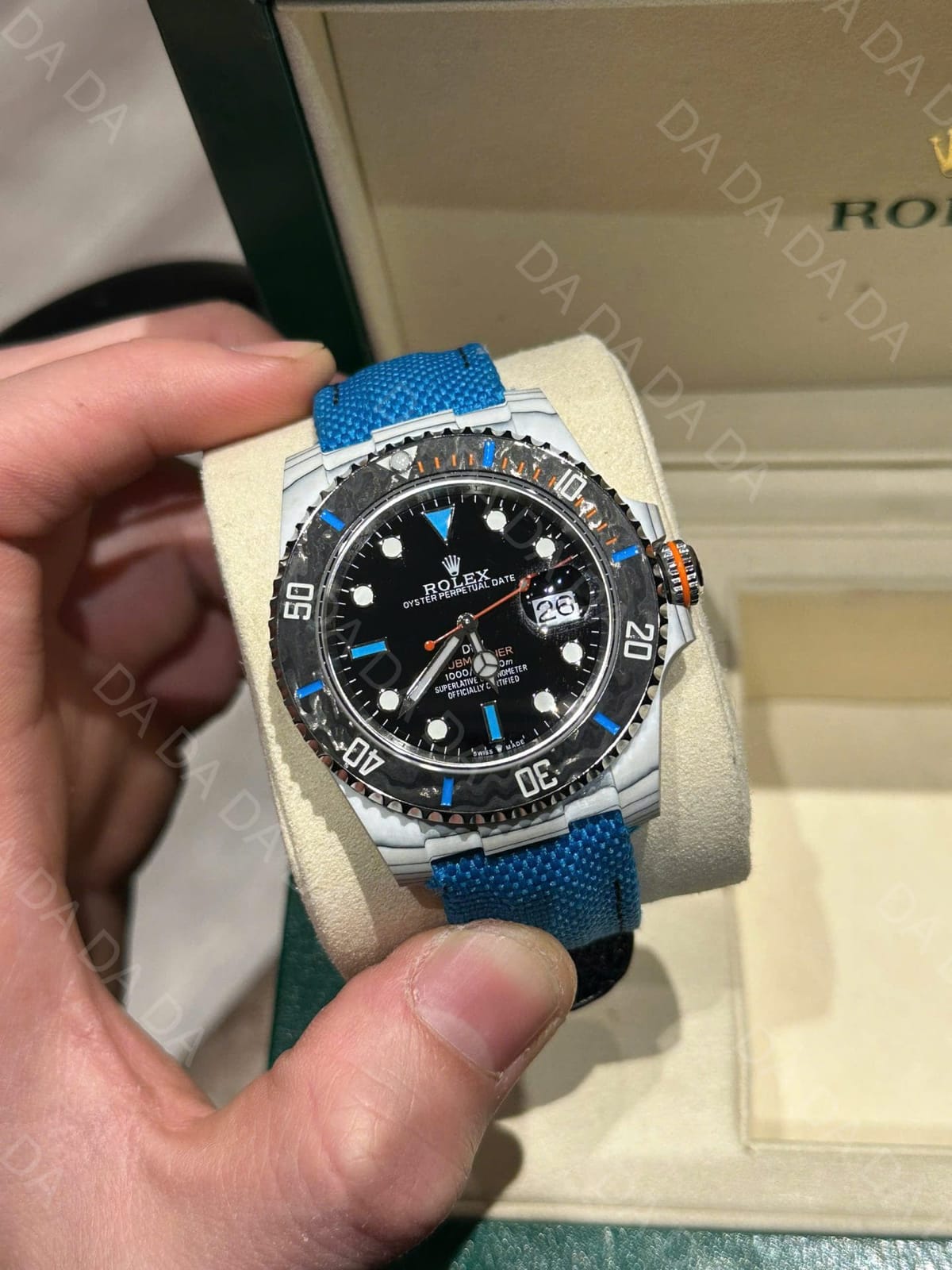 롤렉스 서브마리너 카본 블루 스트랩 41mm 3