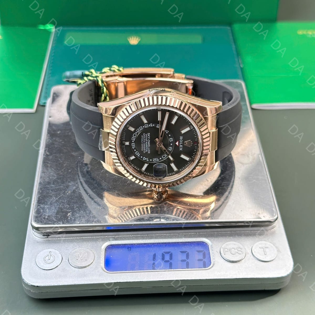 롤렉스 스카이드웰러 로즈골드 금통 그레이판 러버밴드 42mm 3