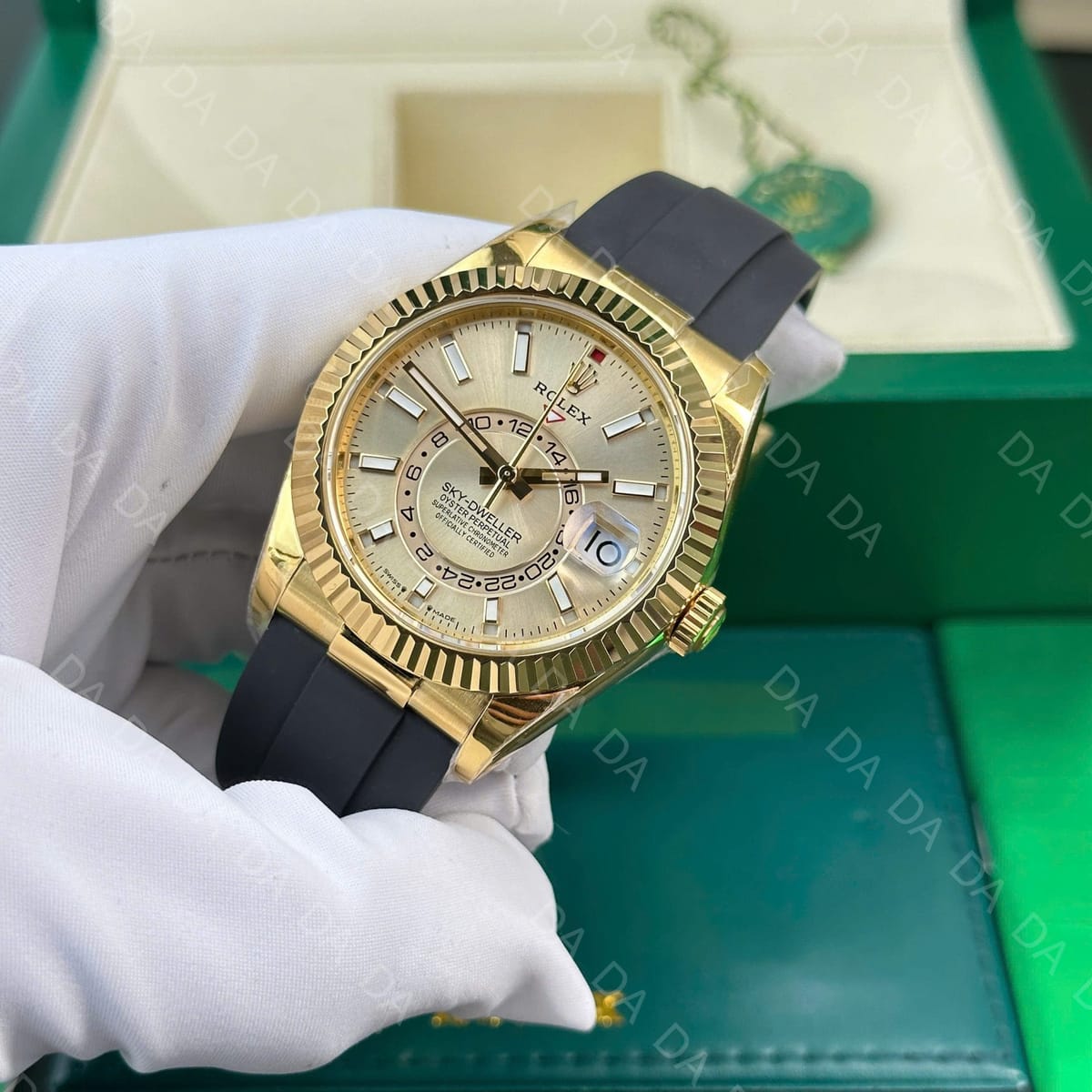 롤렉스 스카이드웰러 옐로우골드 금통 샴페인다이얼 러버밴드 42mm 4
