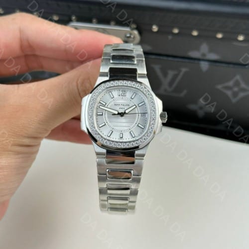 파텍필립 노틸러스 7010 화이트다이얼 32mm