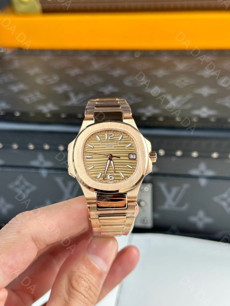 파텍필립 노틸러스 7010 로즈골드 금통 골드다이얼 32mm 3
