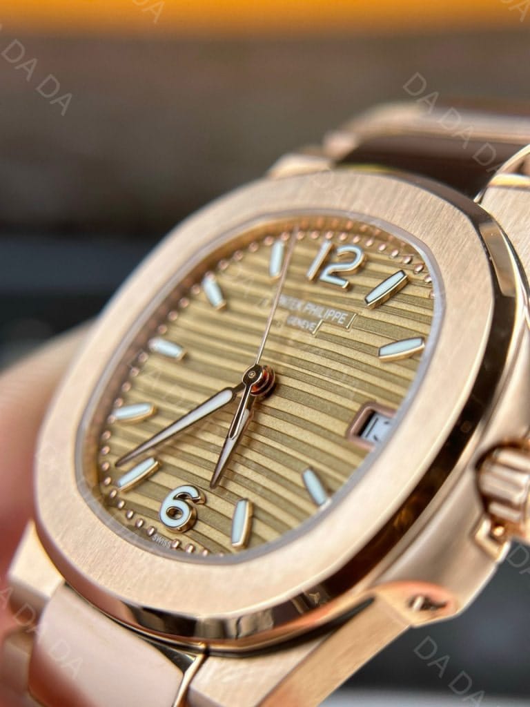 파텍필립 노틸러스 7010 로즈골드 금통 골드다이얼 32mm 6
