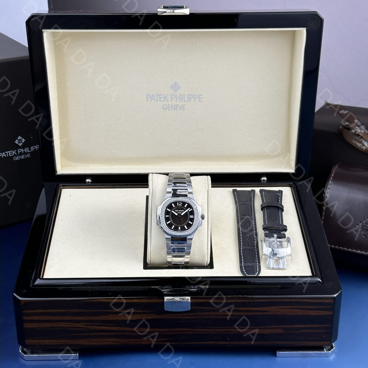 파텍필립 노틸러스 7010 검판 다이아베젤 32mm 3