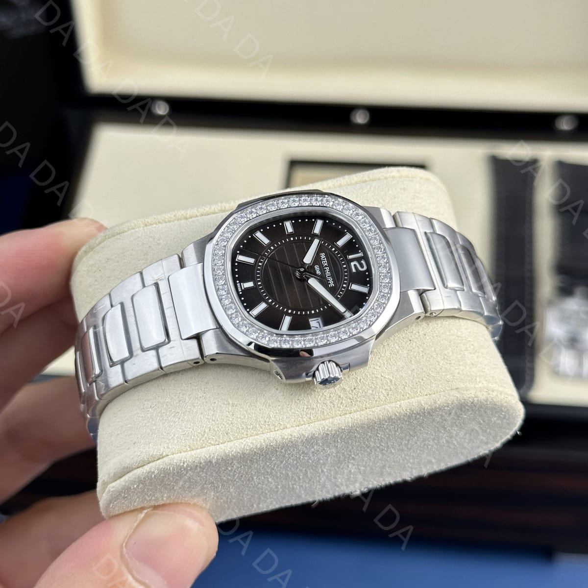 파텍필립 노틸러스 7010 검판 다이아베젤 32mm 5