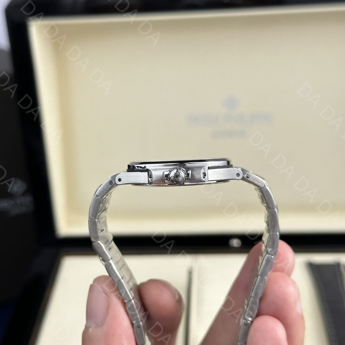 파텍필립 노틸러스 7010 검판 다이아베젤 32mm 8