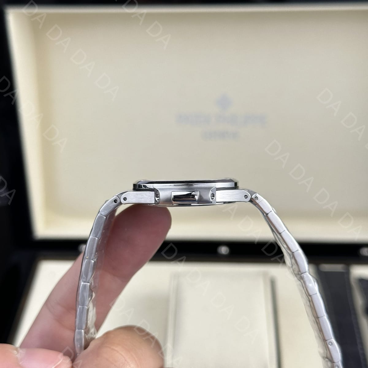 파텍필립 노틸러스 7010 검판 다이아베젤 32mm 9