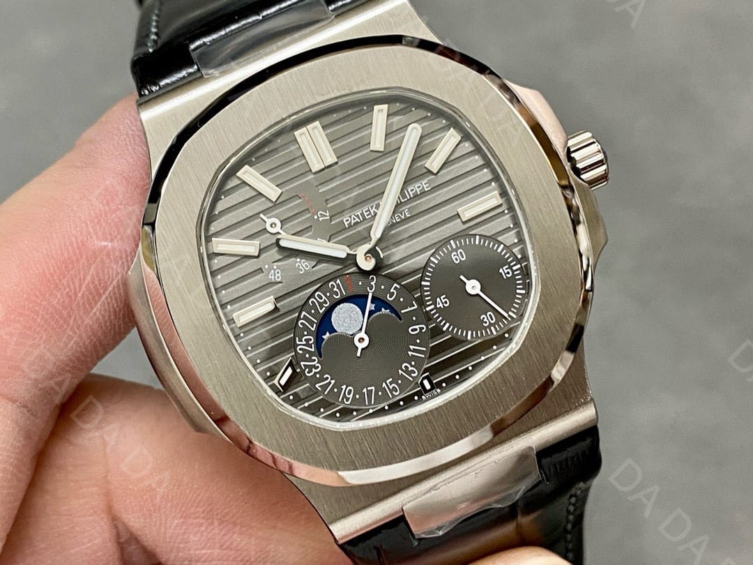 파텍필립 노틸러스 5712 화이트골드 그레이다이얼 가죽밴드 40mm 4