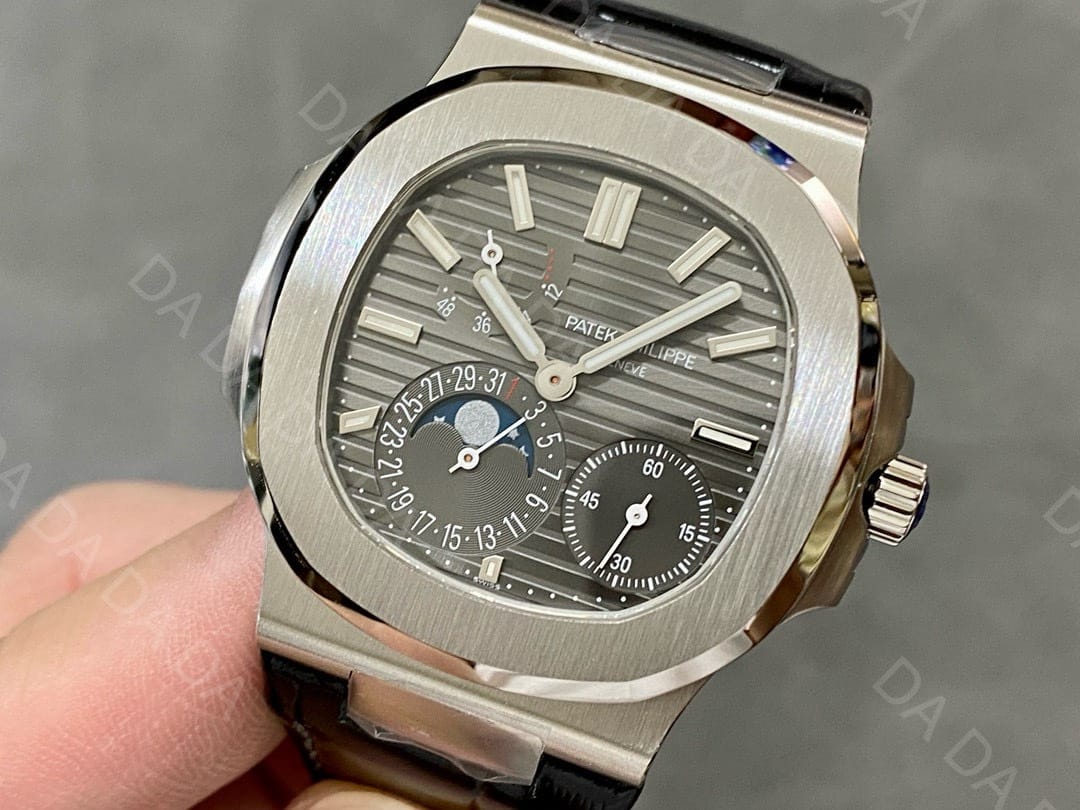 파텍필립 노틸러스 5712 화이트골드 그레이다이얼 가죽밴드 40mm 5