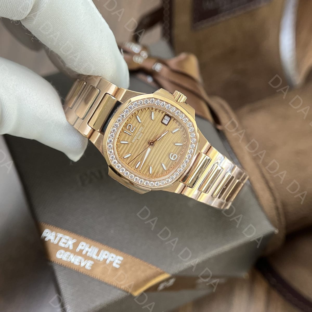 파텍필립 노틸러스 7010 로즈골드 금통 골드다이얼 다이아베젤 32mm 3
