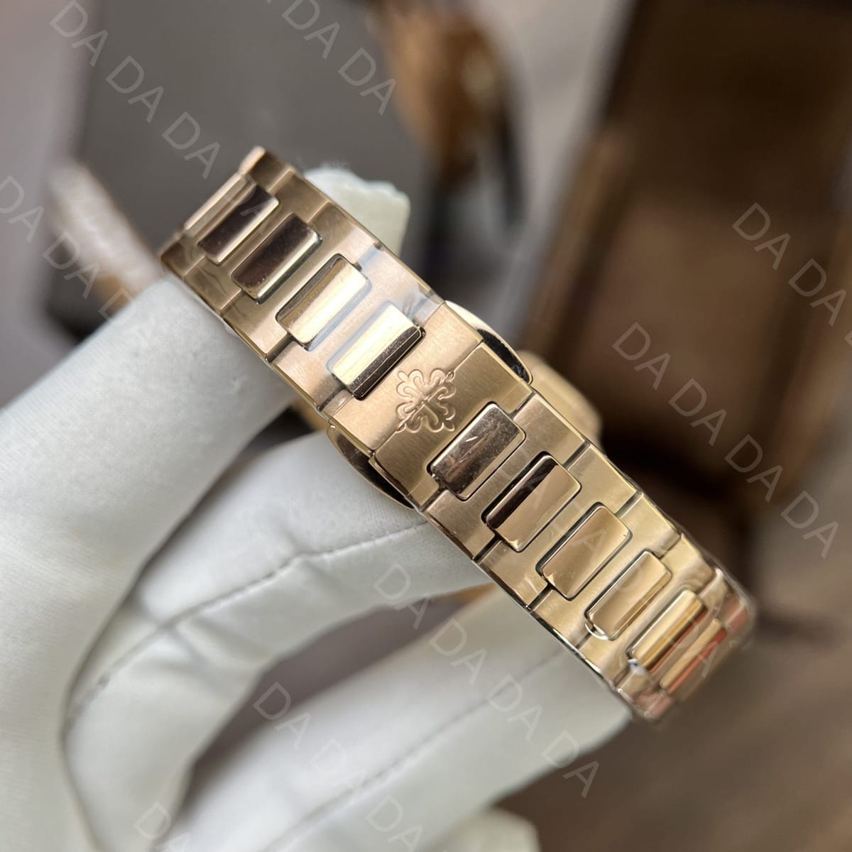 파텍필립 노틸러스 7010 로즈골드 금통 골드다이얼 다이아베젤 32mm 8