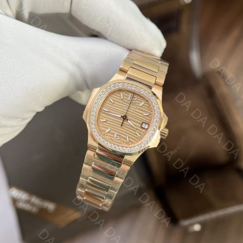 파텍필립 노틸러스 7010 로즈골드 금통 골드다이얼 다이아베젤 32mm