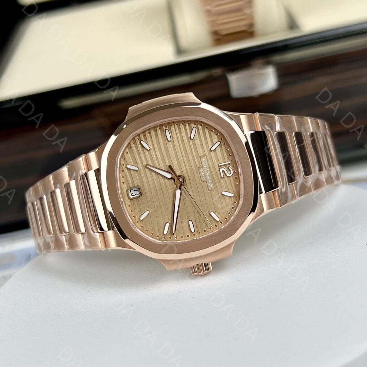 파텍필립 노틸러스 7118 금통 골드다이얼 35.2mm 3