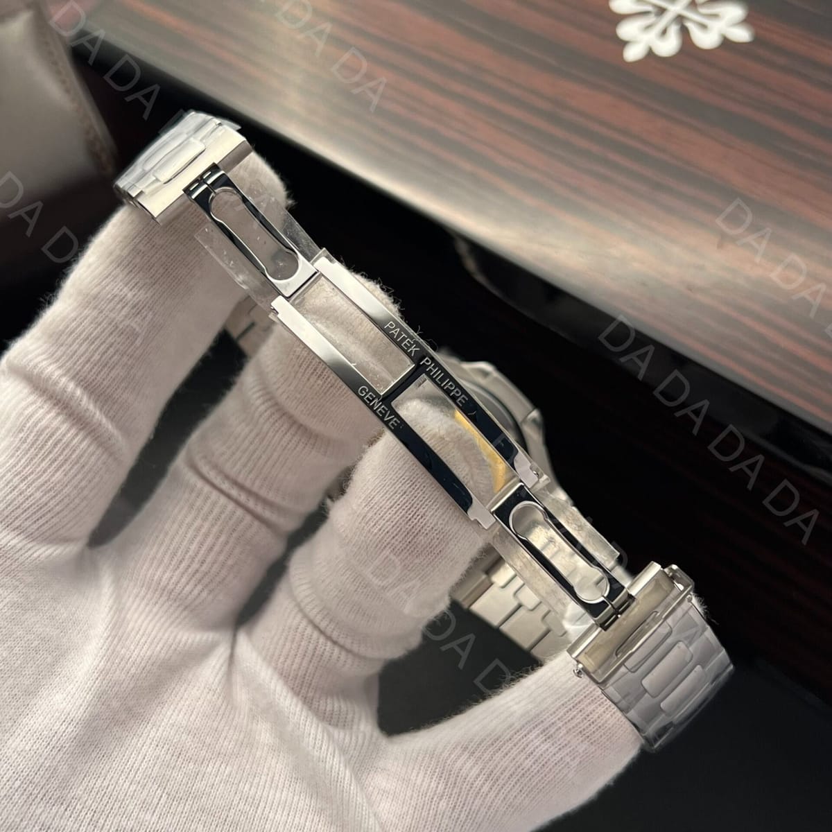 파텍필립 노틸러스 5723 그레이다이얼 그린다이아 베젤 40.5mm 7