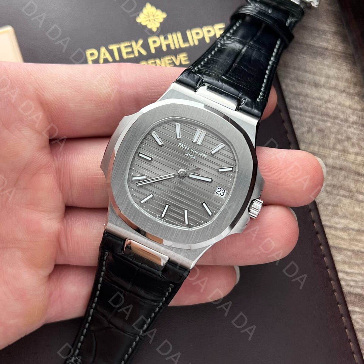 파텍필립 노틸러스 5711 그레이다이얼 가죽밴드 40mm 4