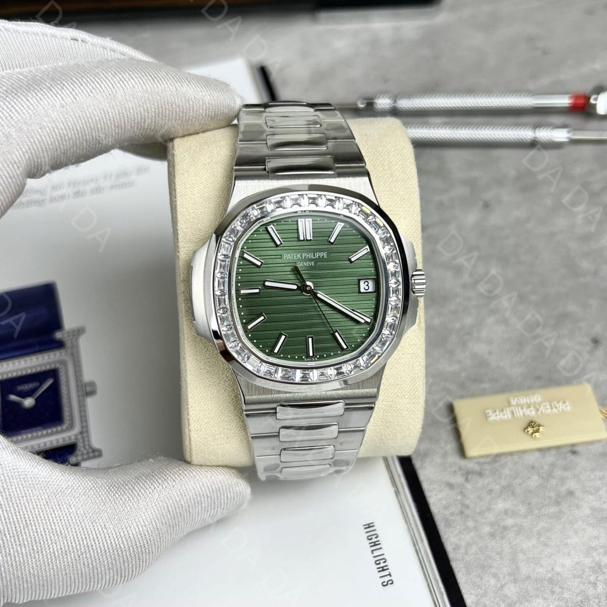 파텍필립 노틸러스 5723 그린 다이얼 다이아베젤 40mm 3