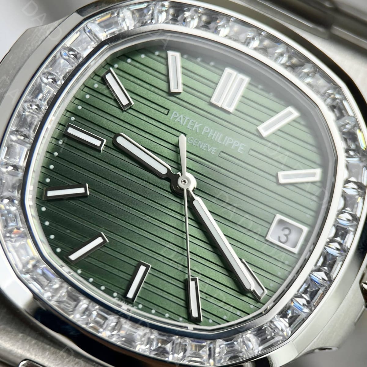 파텍필립 노틸러스 5723 그린 다이얼 다이아베젤 40mm 4