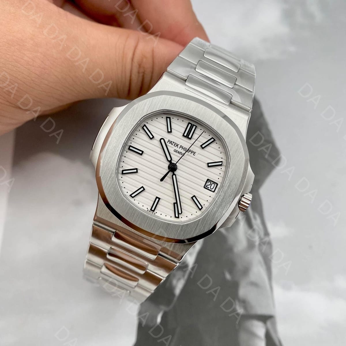 파텍필립 노틸러스 5711 화이트다이얼 40mm 4