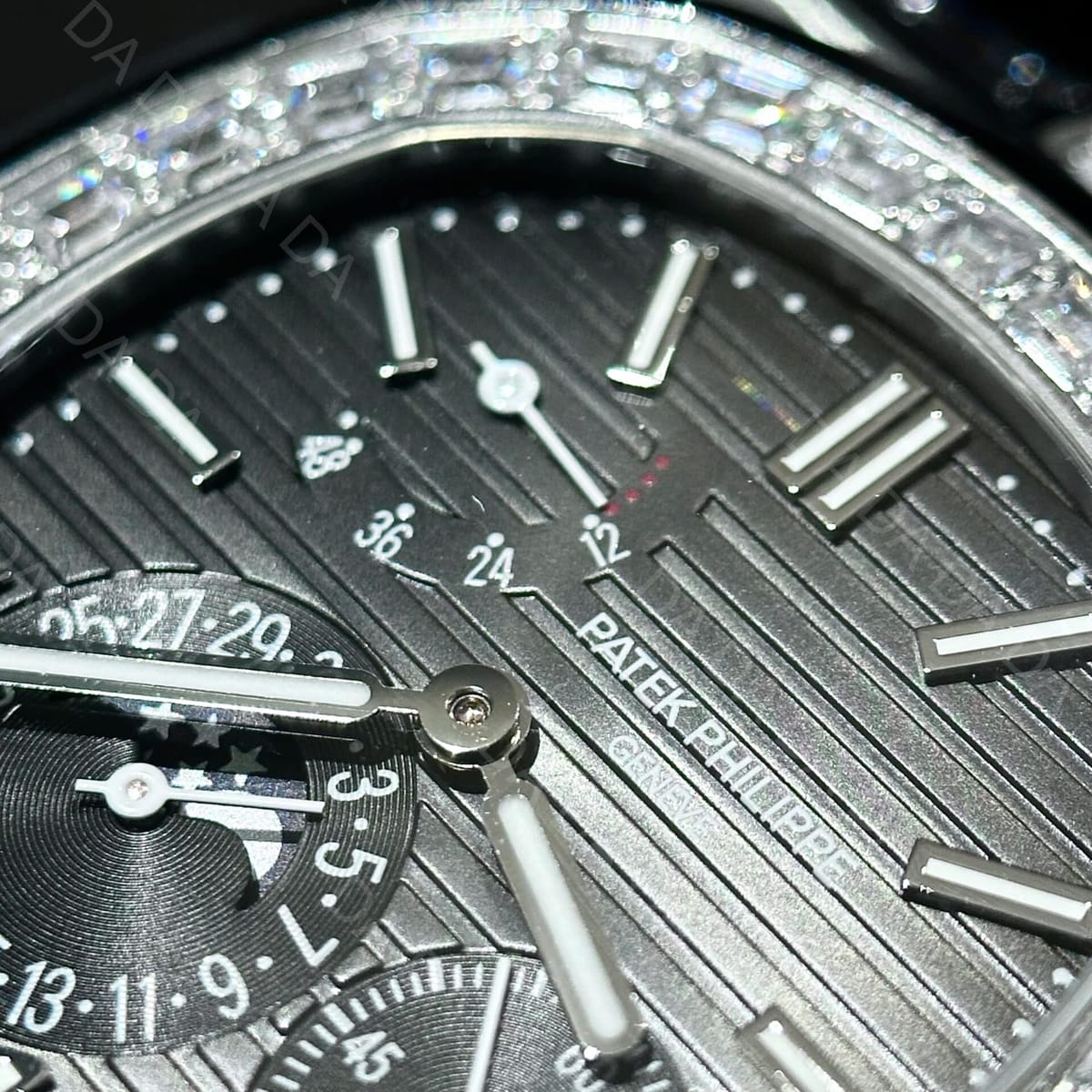 파텍필립 노틸러스 5724 화이트골드 그레이다이얼 가죽밴드 40mm 5