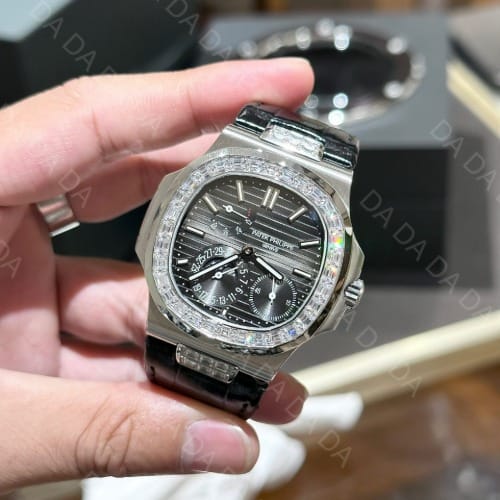 파텍필립 노틸러스 5724 화이트골드 그레이다이얼 가죽밴드 40mm
