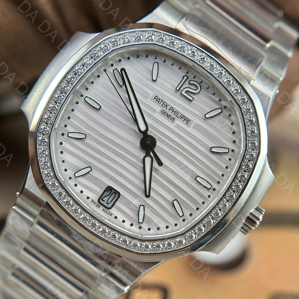 파텍필립 노틸러스 7118 흰판 다이아베젤 35.2mm 5