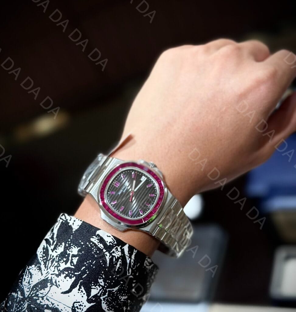파텍필립 노틸러스 5723 그레이다이얼 레드 다이아베젤 40mm 6