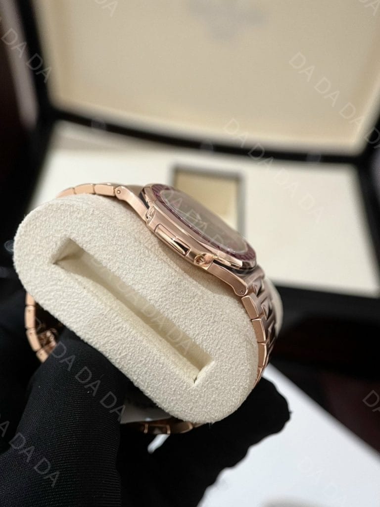 파텍필립 노틸러스 5723 금통 레드 다이아베젤 40mm 4