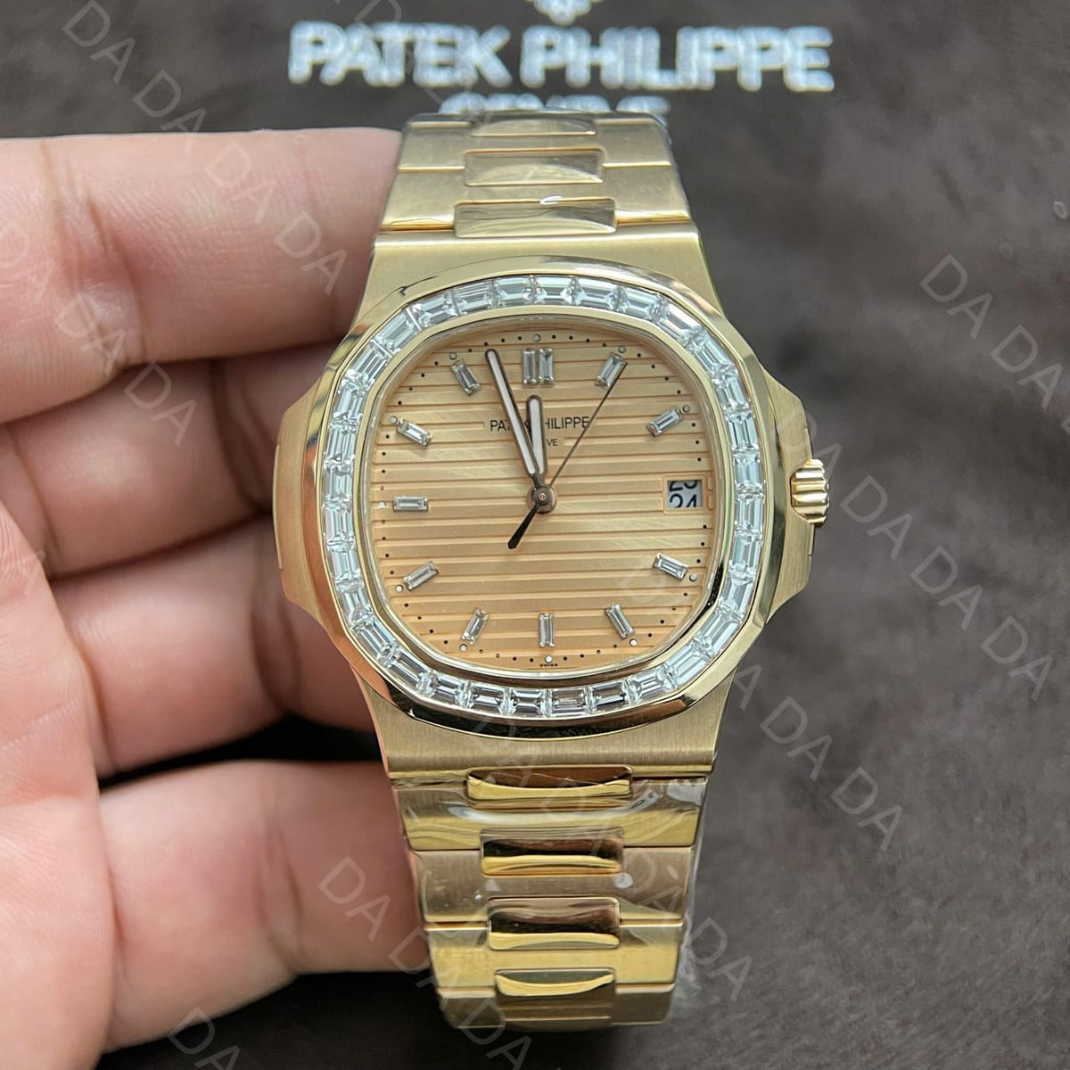 파텍필립 노틸러스 5723 금통 골드다이얼 다이아베젤 40mm 3