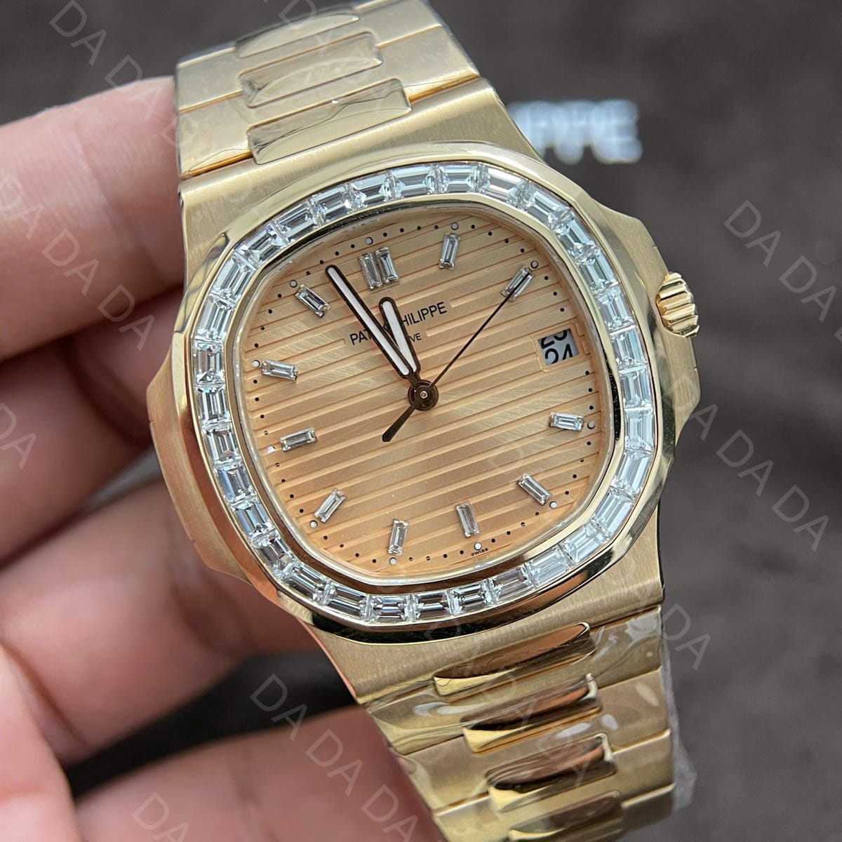 파텍필립 노틸러스 5723 금통 골드다이얼 다이아베젤 40mm 4