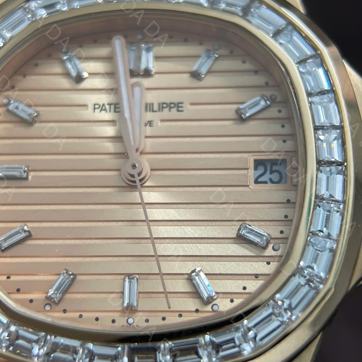 파텍필립 노틸러스 5723 금통 골드다이얼 다이아베젤 40mm 5