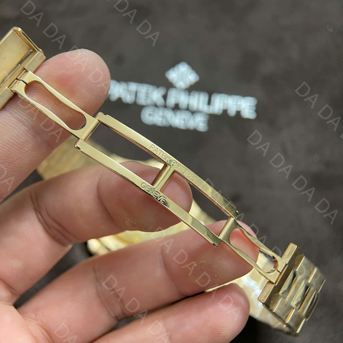 파텍필립 노틸러스 5723 금통 골드다이얼 다이아베젤 40mm 13